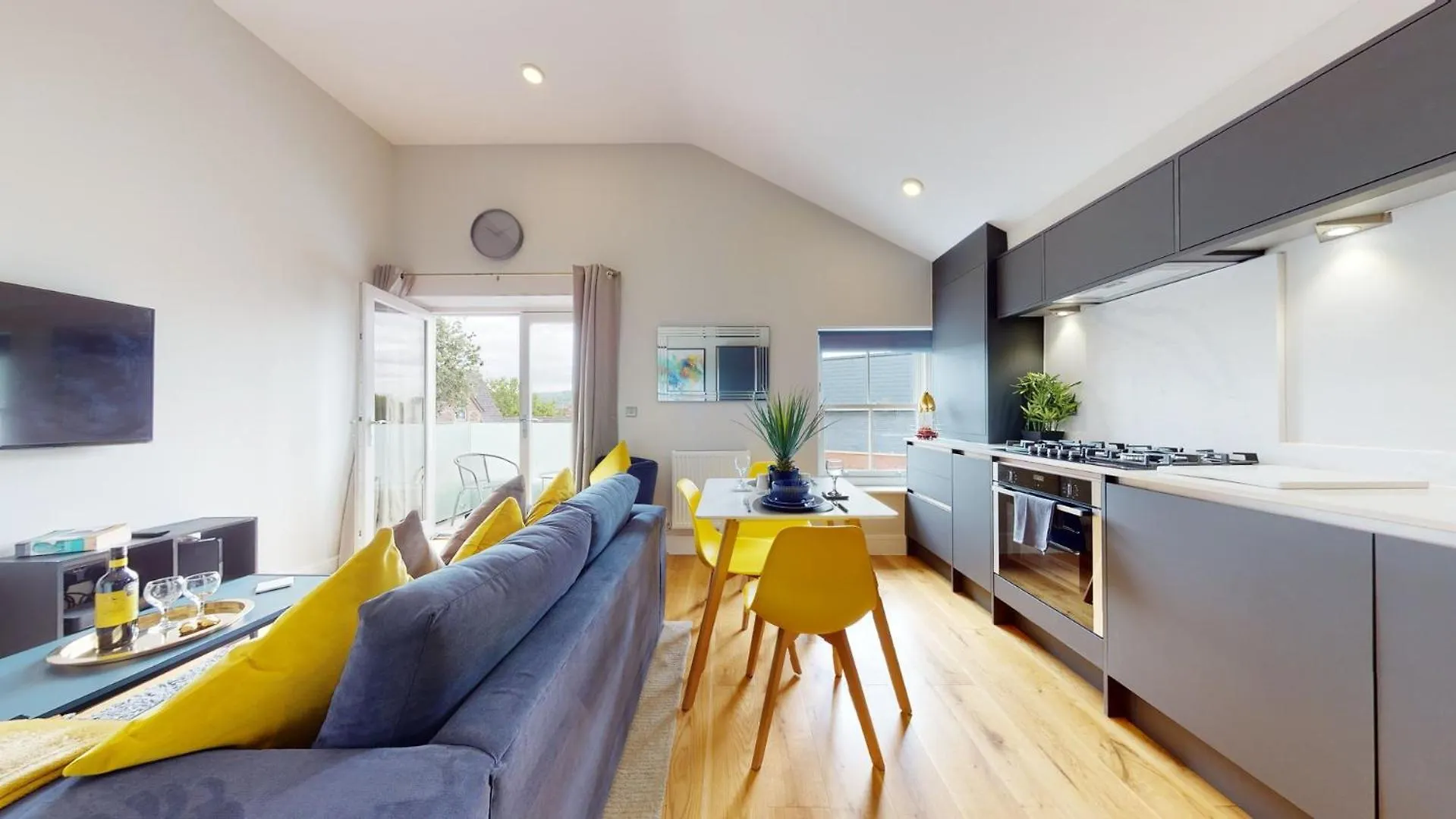 Chic 1Br Flat, Prime Cardiff Location Apartment