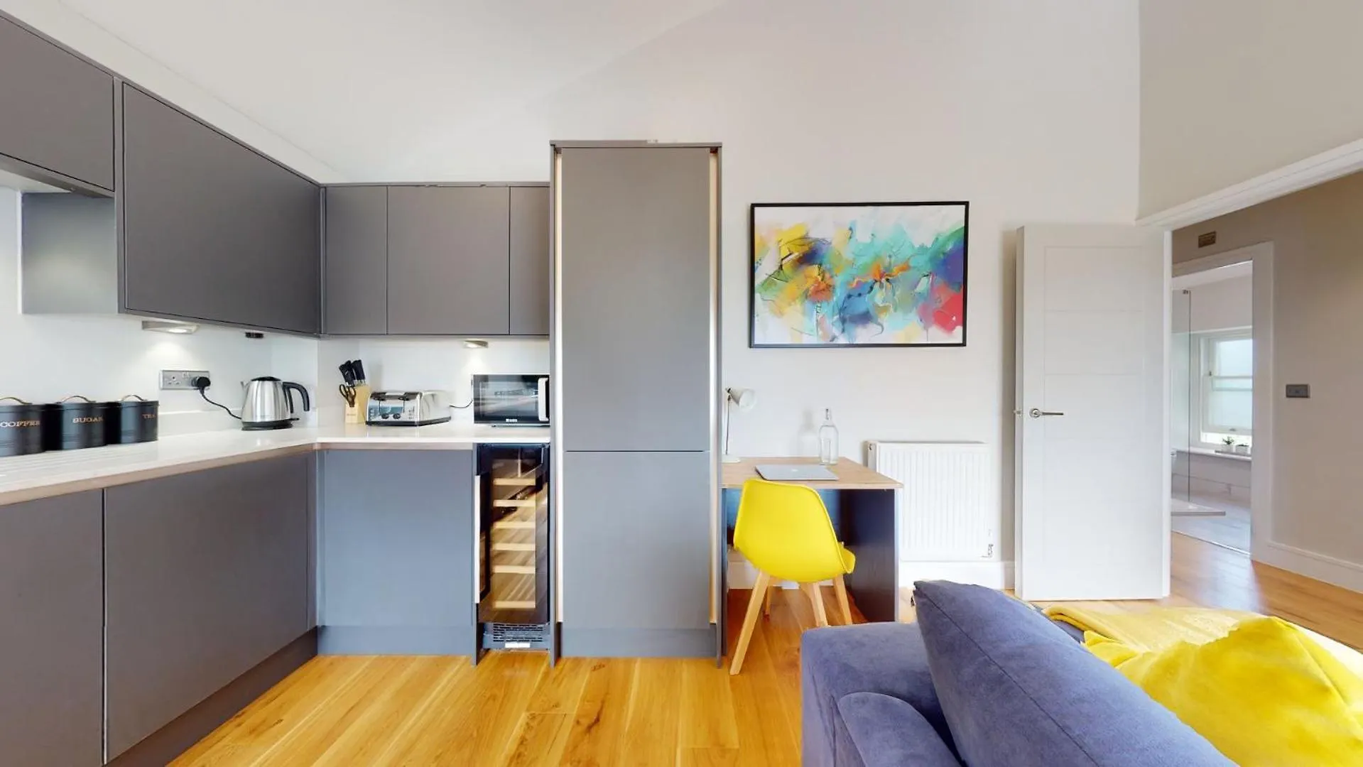 Chic 1Br Flat, Prime Cardiff Location Apartment