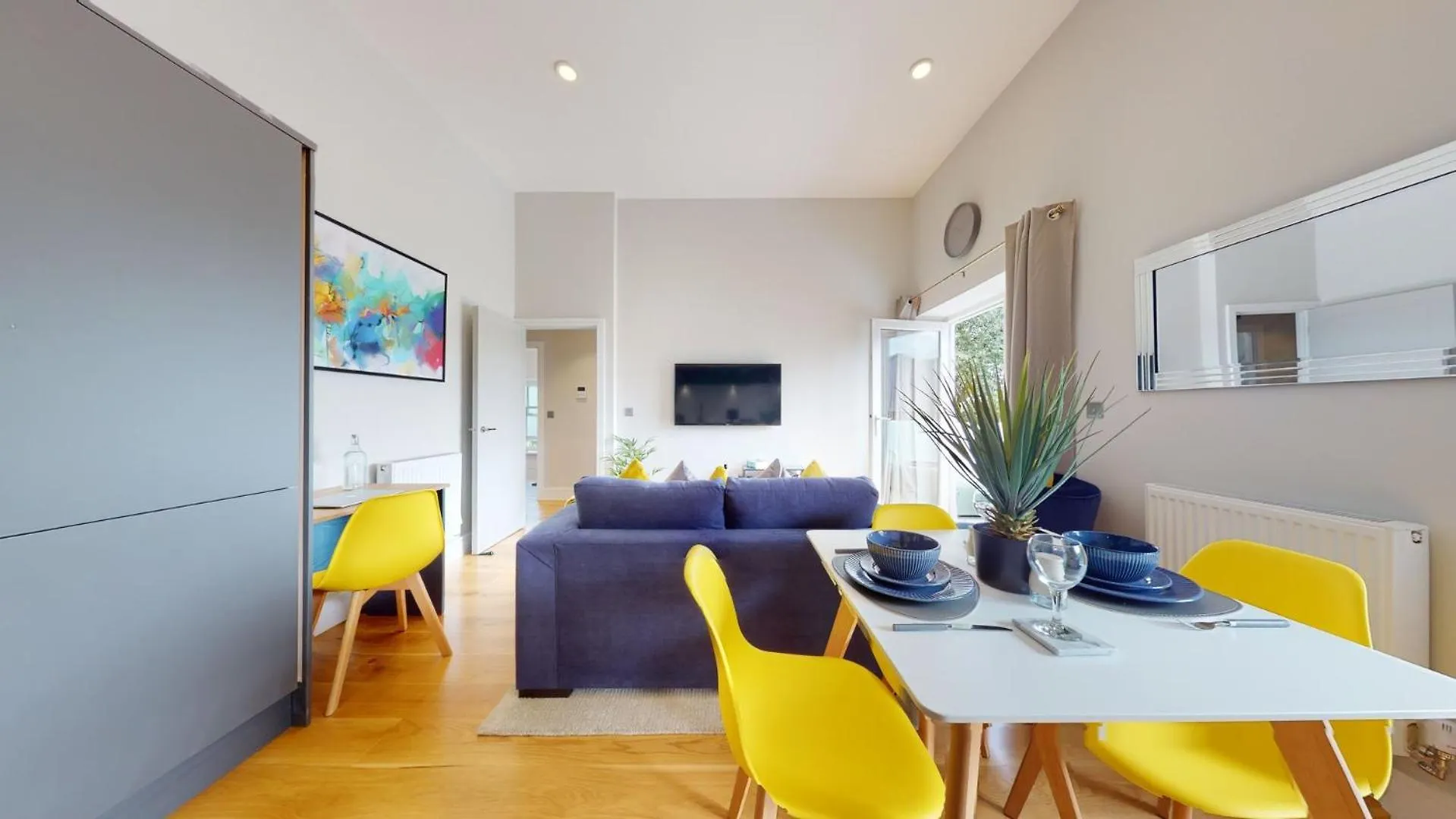 Chic 1Br Flat, Prime Cardiff Location Apartment