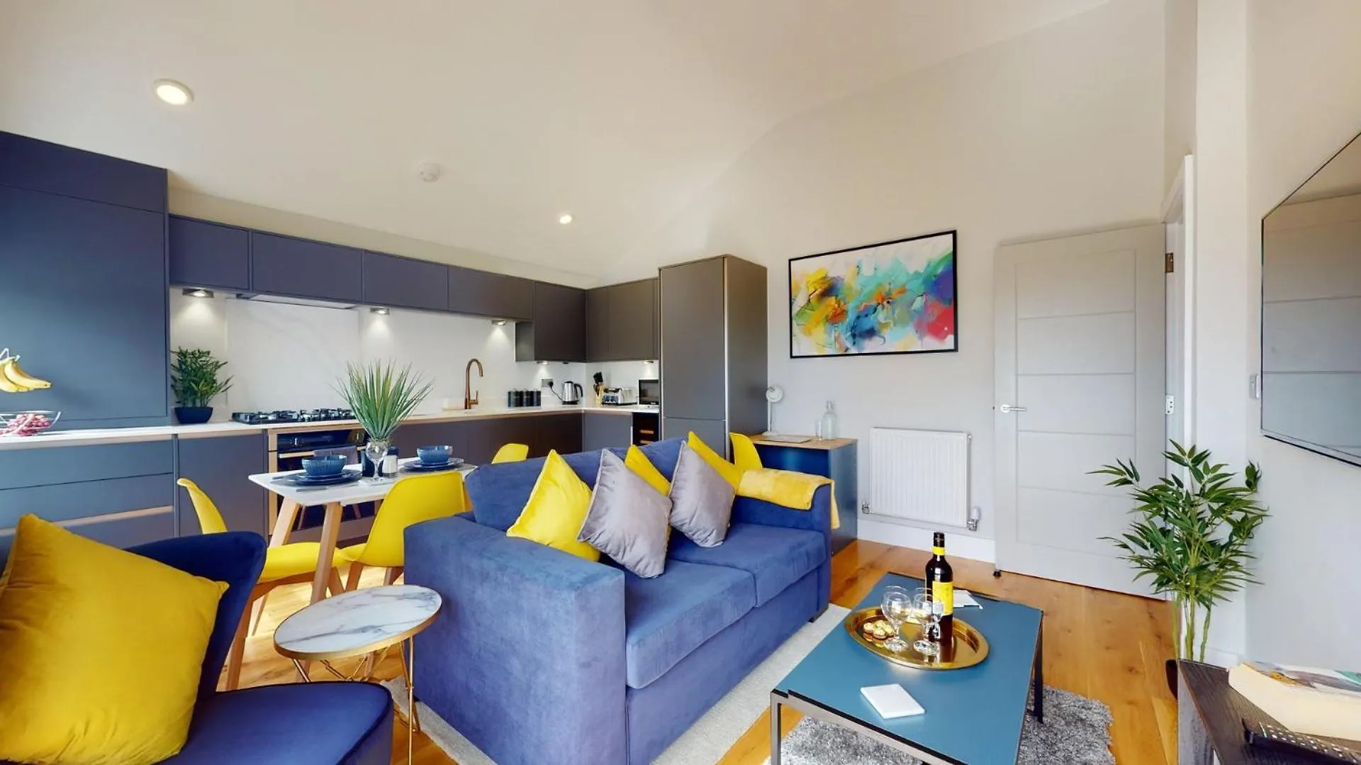Chic 1Br Flat, Prime Cardiff Location Apartment 0*,