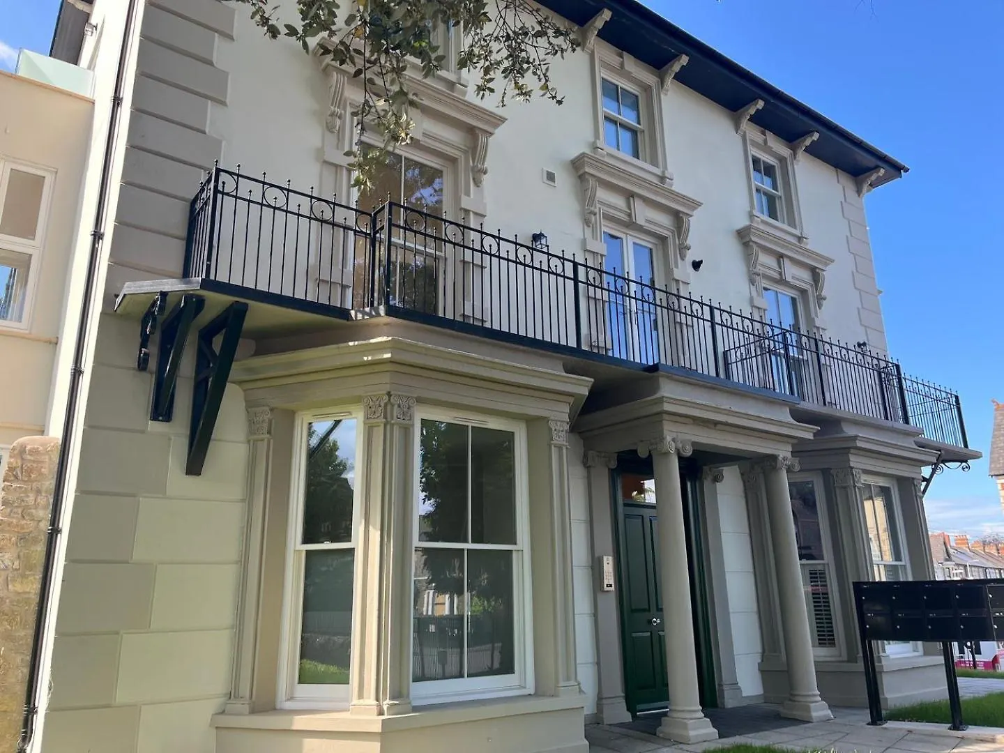 Chic 1Br Flat, Prime Cardiff Location Apartment